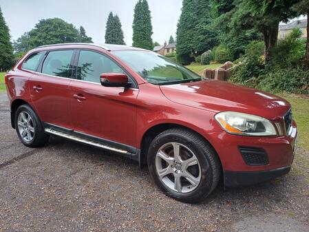 VOLVO XC60 2.0 D3 DRIVe SE Lux